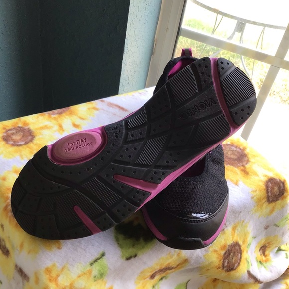 Vionic brand shoes size 8.5 - Picture 3 of 6